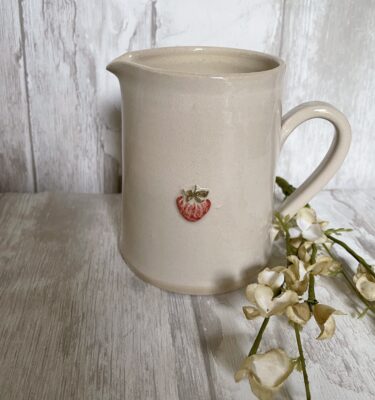 Medium Jug Strawberry - Cream